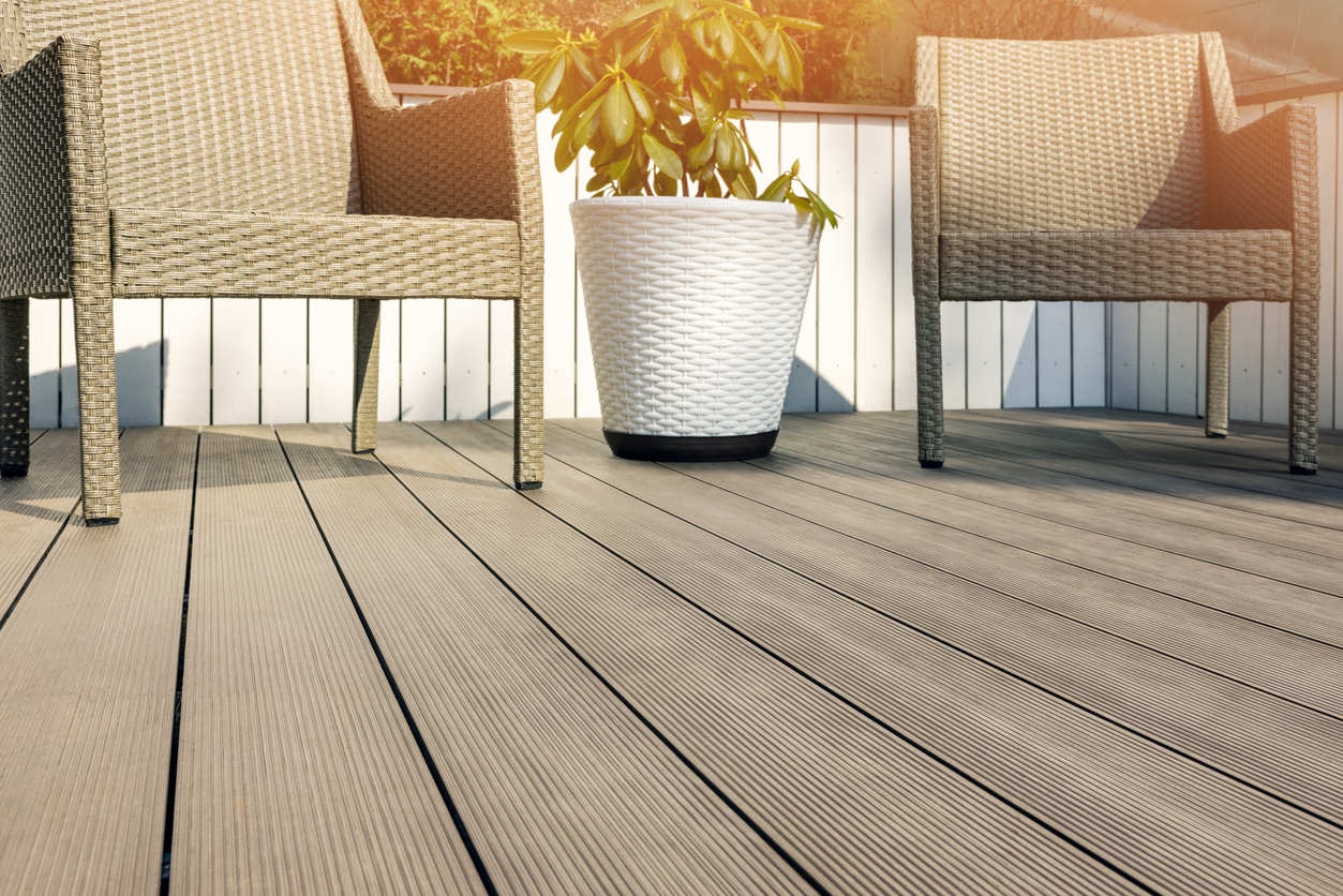 What a Custom Deck Builder Wants You to Know about Composite Decking 3