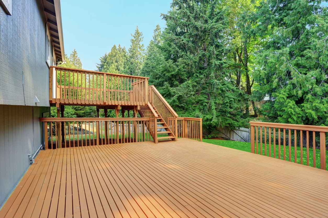 Deck or Veranda: Which to Attach to My Home?