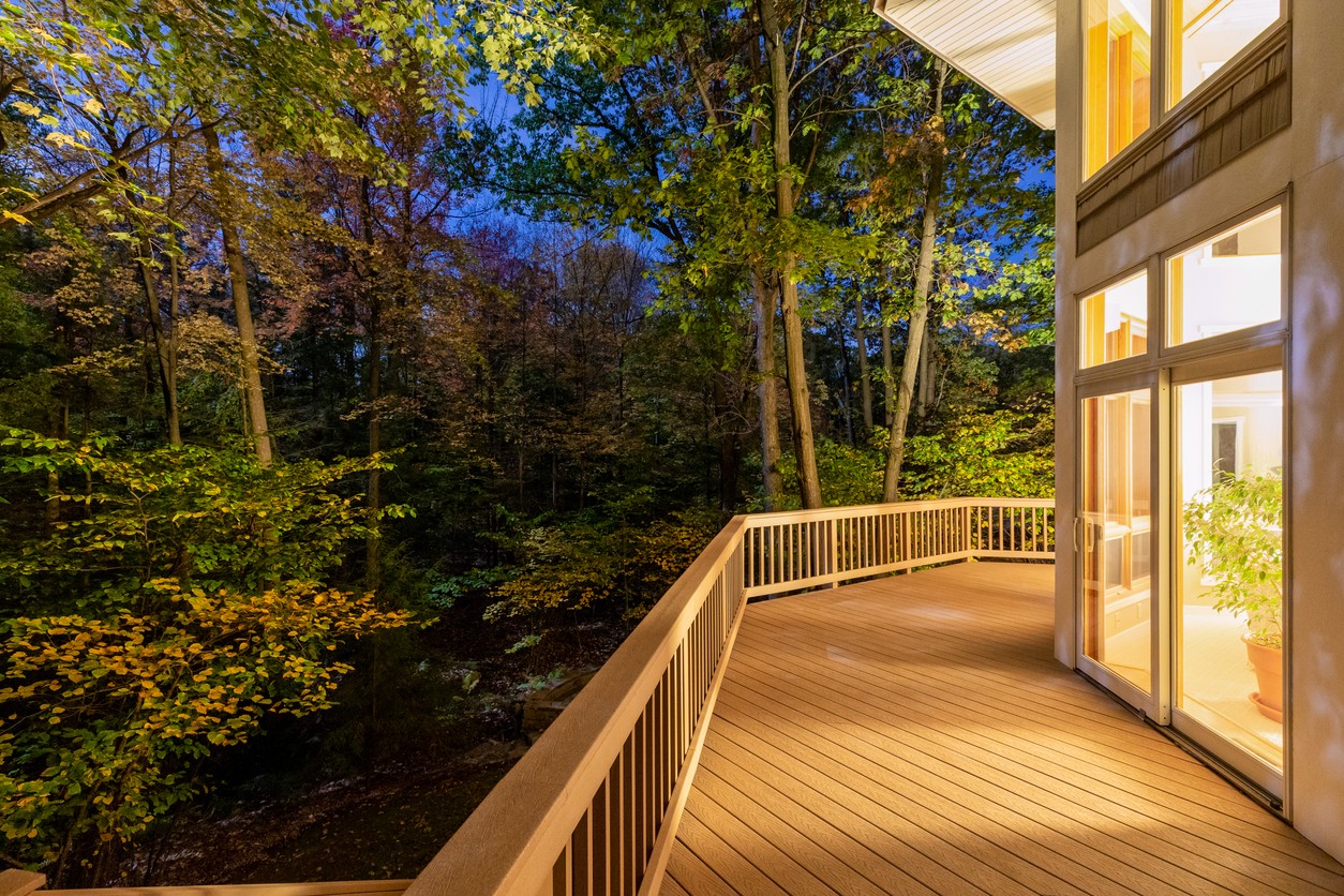 Pros &amp; Cons of Trex Decking