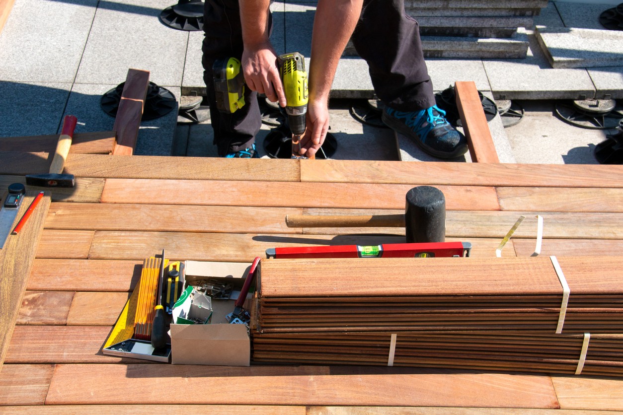 How Deck Installation Companies Integrate Technology and Functionality for the Modern Home